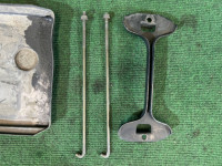 电瓶支架 SUBARU LANCASTER OEM 82122AA011 82161AA040 82182AA040 82161AA010 BH9 2001