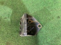 Suporte direito do para-choques traseiro 57707AE060 SUBARU LANCASTER