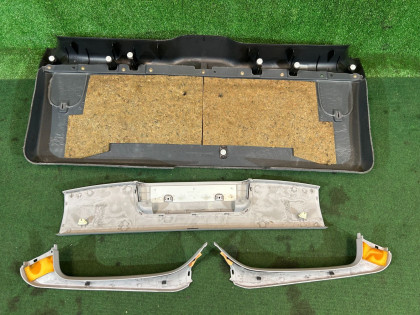 バックドアトリム SUBARU LANCASTER OEM 94320AE011AC BH9 2001 GREEN 1U7