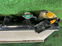 Radiador del motor SUBARU LANCASTER OEM 45111AE002 BH9 2001 EJ254 AT