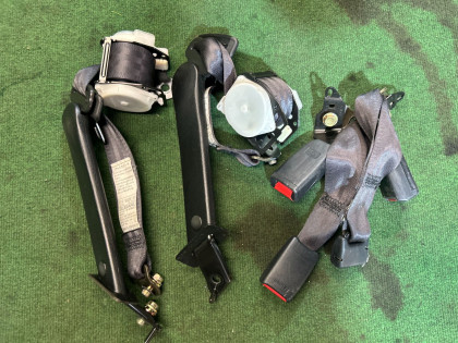 リアシートベルト SUBARU LANCASTER OEM 64660AE000ML 64660AE010ML BH9 2001 GREEN 1U7
