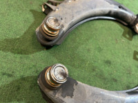 Front control arms SUBARU LANCASTER OEM 20202AE000 20202AE010 BH9 2001 EJ254 AT