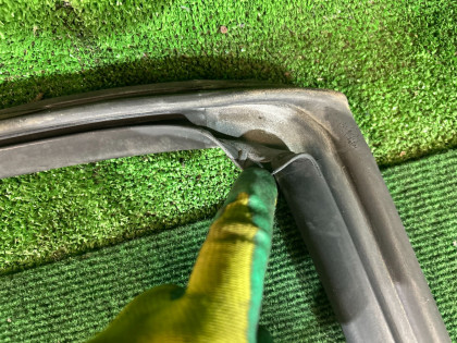 Junta de puerta izquierda SUBARU LANCASTER OEM 63521AE030 BH9 2001 GREEN 1U7