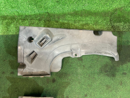 底部护板 Бензобака SUBARU LANCASTER OEM 42045AE030 42045AE020 BH9 2001 GREEN 1U7
