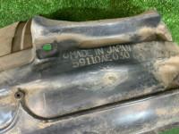 Guarda-pó dianteiro esquerdo SUBARU LANCASTER OEM 59110AE030 BH9 2001 GREEN 1U7