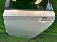 Porta traseira esquerda цвет 1F7 TOYOTA PRIUS OEM 67004-47080 ZVW30 2012 1F7 SILVER
