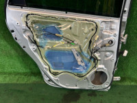 Porta traseira esquerda цвет 1F7 TOYOTA PRIUS OEM 67004-47080 ZVW30 2012 1F7 SILVER