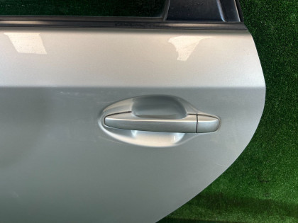 Porta traseira esquerda цвет 1F7 TOYOTA PRIUS OEM 67004-47080 ZVW30 2012 1F7 SILVER