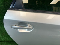 Puerta trasera derecha цвет 1F7 TOYOTA PRIUS OEM 67003-47080 ZVW30 2012 1F7 SILVER