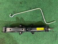 Jack 09111-30190 TOYOTA PRIUS