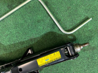 千斤顶 TOYOTA PRIUS OEM 09111-30190 ZVW30 2012