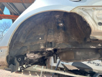 Guarda-lamas traseiro esquerdo TOYOTA PRIUS OEM 61602-47091 ZVW30 2012 1F7 SILVER