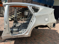 Guarda-lamas traseiro esquerdo TOYOTA PRIUS OEM 61602-47091 ZVW30 2012 1F7 SILVER