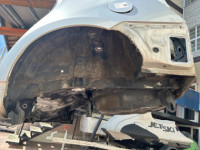 Guarda-lamas traseiro esquerdo TOYOTA PRIUS OEM 61602-47091 ZVW30 2012 1F7 SILVER
