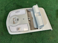 Плафон салона передний TOYOTA PRIUS OEM 8126047090B0 ZVW30 2012 2ZRFXE AT