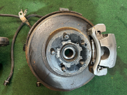 フロントハブ TOYOTA PRIUS OEM 43550-47011 43550-47011 43512-47040 ZVW30 2012 2ZRFXE AT