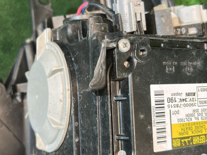 大灯 ксенон TOYOTA PRIUS OEM 81145-47381 81185-47381 85967-33031 ZVW30 2012