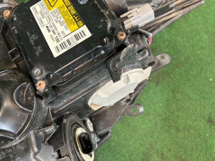 大灯 ксенон TOYOTA PRIUS OEM 81145-47381 81185-47381 85967-33031 ZVW30 2012