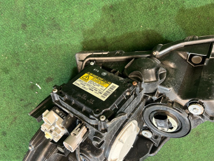 大灯 ксенон TOYOTA PRIUS OEM 81145-47381 81185-47381 85967-33031 ZVW30 2012