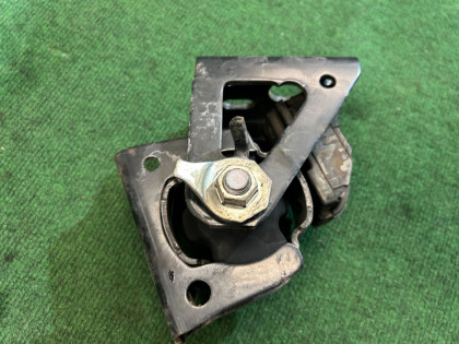 Подушка двс передняя 1236137090 TOYOTA PRIUS