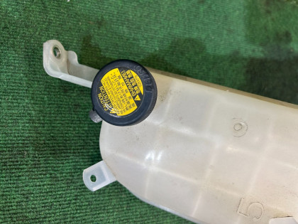 リザーバータンク TOYOTA PRIUS OEM 16480-28080 ZVW30 2013 2ZRFXE AT