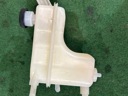 リザーバータンク TOYOTA PRIUS OEM 16480-28080 ZVW30 2013 2ZRFXE AT