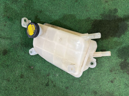 リザーバータンク TOYOTA PRIUS OEM 16480-28080 ZVW30 2013 2ZRFXE AT