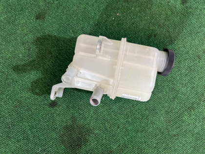 インバーター冷却リザーバー TOYOTA PRIUS OEM G92A047010 ZVW30 2013 2ZRFXE AT
