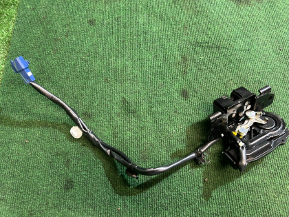 กลอนล็อกฝาท้าย 69350-47040 TOYOTA PRIUS