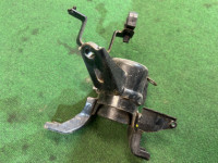 Soporte derecho del motor 12305-37300 TOYOTA PRIUS