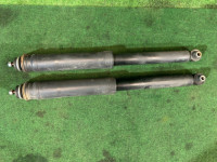 โช้คอัพ Задние амортизаторы TOYOTA PRIUS OEM 48530-80533 48530-80533 ZVW30 2013 2ZRFXE AT