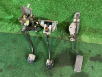 แป้นเหยียบ 36015AE010 36013AE070 36011AE000 SUBARU LEGACY B4