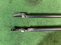 Амортизаторы крышки багажника SUBARU LANCASTER OEM 63260AE020 63260AE030 BH9 2001 GREEN 1U7