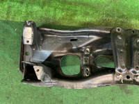 フロントメンバー SUBARU LANCASTER OEM 20101AE023 BH9 2001 EJ254 AT