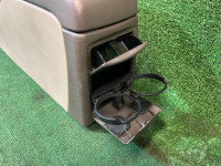 グローブボックス・アームレスト SUBARU LANCASTER OEM 92111AE010AC BH9 2001 GREEN 1U7