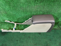グローブボックス・アームレスト SUBARU LANCASTER OEM 92111AE010AC BH9 2001 GREEN 1U7