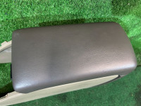 グローブボックス・アームレスト SUBARU LANCASTER OEM 92111AE010AC BH9 2001 GREEN 1U7