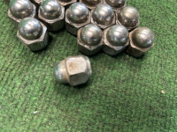 Wheel nuts SUBARU LANCASTER OEM 623006021 BH9 2001