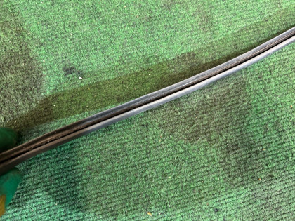 Proteção da cava da roda direita SUBARU LANCASTER OEM 91022AE000 BH9 2001 GREEN 1U7