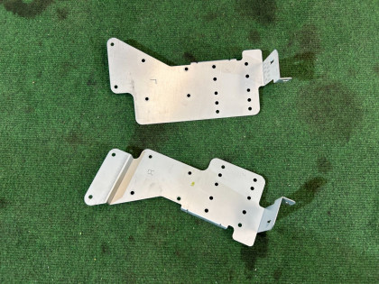 主机支架 SUBARU LANCASTER OEM 66201AE000 BH9 2001
