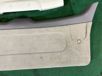Tapizado del portón SUBARU LANCASTER OEM 94320AE011AC BH9 2001 GREEN 1U7