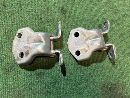 Петли двери передней левой SUBARU LANCASTER OEM 61220AC000 61220AC010 BH9 2001 GREEN 1U7