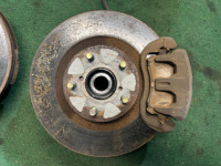 Ступицы передние SUBARU LANCASTER OEM 28313AE020 28313AE030 28052AA000 26310AC041 BH9 2001 EJ254 AT