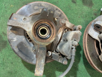 Ступицы передние SUBARU LANCASTER OEM 28313AE020 28313AE030 28052AA000 26310AC041 BH9 2001 EJ254 AT