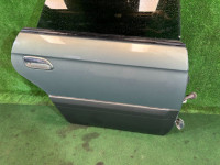 Puerta trasera derecha SUBARU LANCASTER OEM 60400AE420 BH9 2002 GREEN 1U7