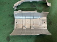消声筒隔热板 SUBARU LANCASTER OEM 42054AE000 59024AE010 BH9 2002 EJ254 AT