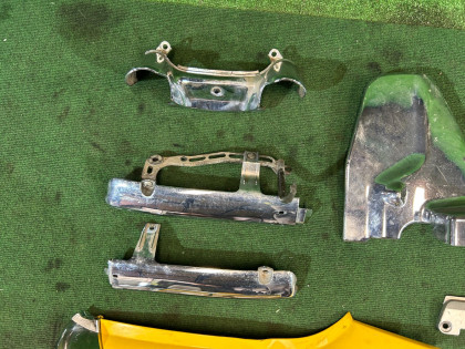 Coberturas cromadas dos painéis inferiores Обтекатели хром HONDA GOLD OEM 83700-MCA-000ZC 61105-MCA-010 2002