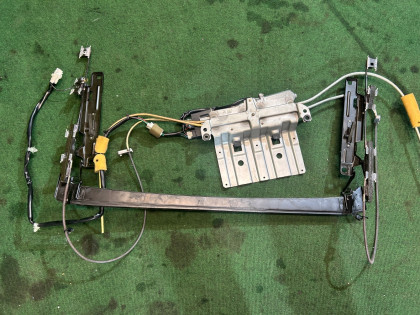Моторчик люка SUBARU LANCASTER OEM 65450AE000 BH9 1998 EJ254 AT