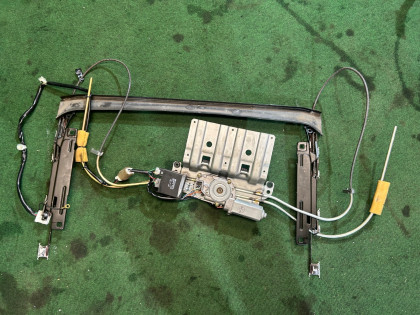 Моторчик люка SUBARU LANCASTER OEM 65450AE000 BH9 1998 EJ254 AT