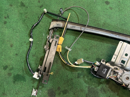 Моторчик люка SUBARU LANCASTER OEM 65450AE000 BH9 1998 EJ254 AT